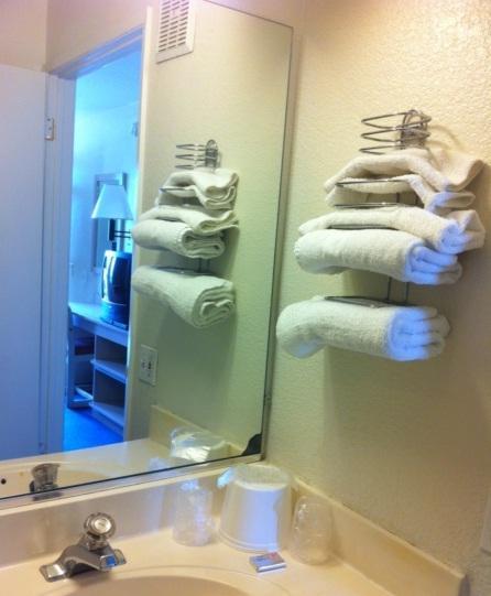 Hilltop Inn&Suites Victorville Kamer foto