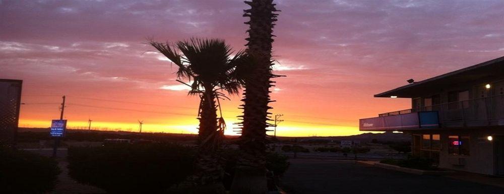 Hilltop Inn&Suites Victorville Buitenkant foto