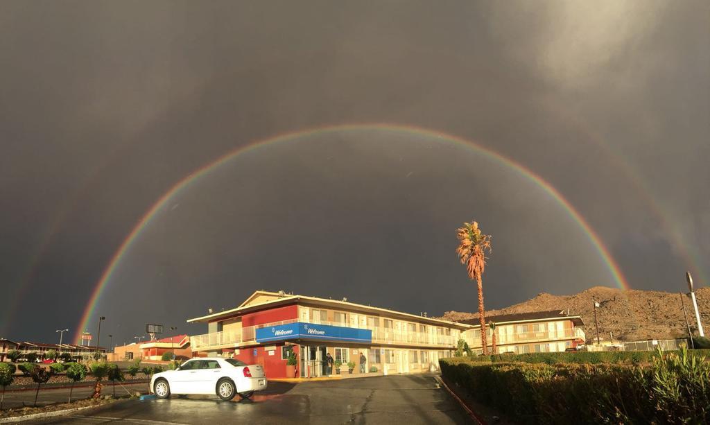 Hilltop Inn&Suites Victorville Buitenkant foto