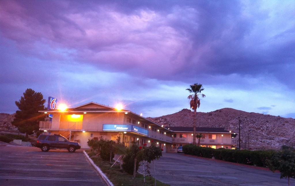 Hilltop Inn&Suites Victorville Buitenkant foto