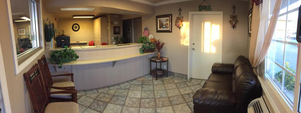 Hilltop Inn&Suites Victorville Buitenkant foto