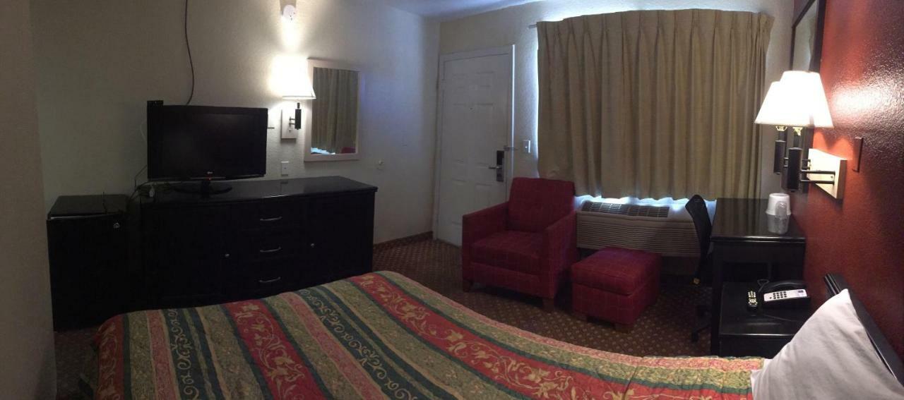 Hilltop Inn&Suites Victorville Buitenkant foto